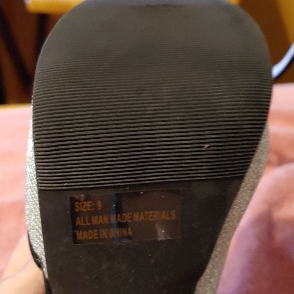 Heels - Picture 3 of 4